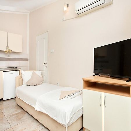 Apartments Mik5 - Famous Beach Jaz Budva Eksteriør billede