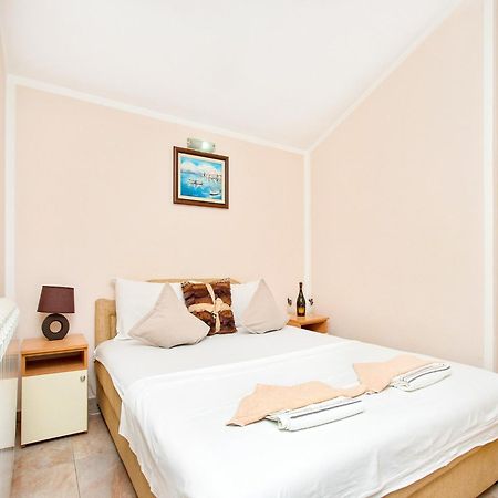 Apartments Mik5 - Famous Beach Jaz Budva Eksteriør billede