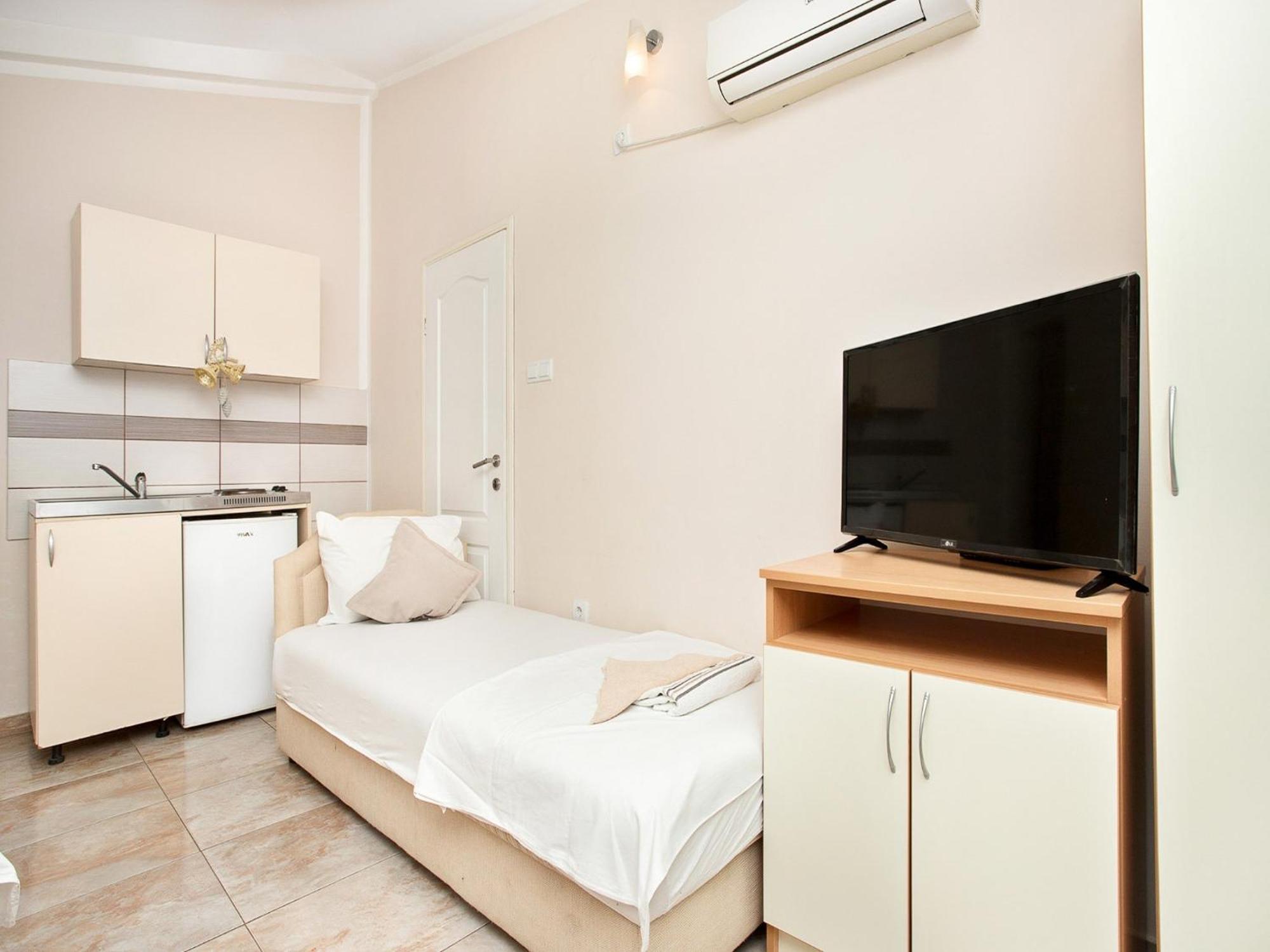 Apartments Mik5 - Famous Beach Jaz Budva Eksteriør billede
